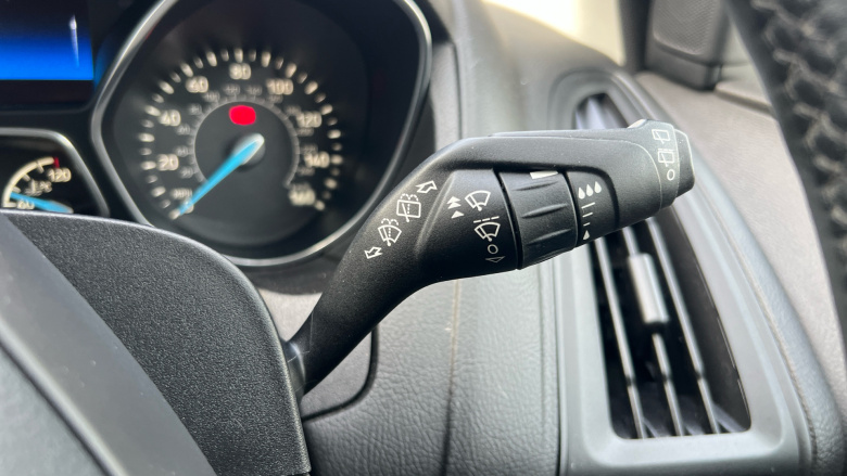 Ford Focus 1.0 EcoBoost 125 Zetec 5dr Petrol Hatchback